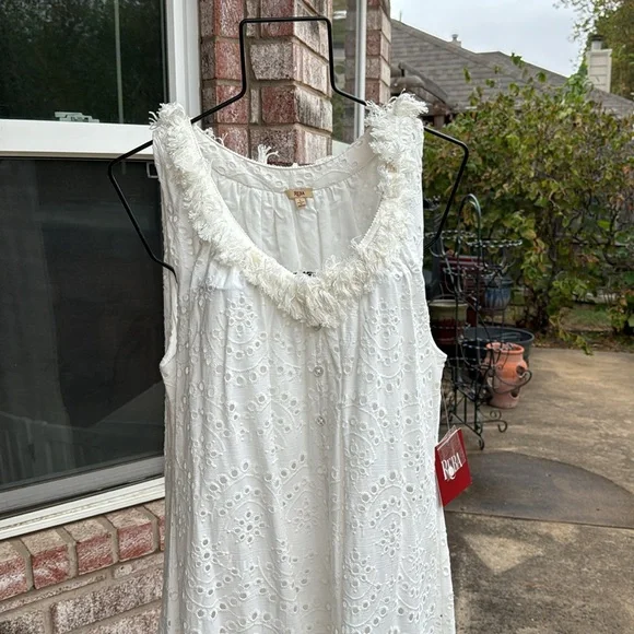 Reba | Dresses | Nwt Reba White Eyelet Embroidered Fringed L Dress  Sleeveless | Poshmark